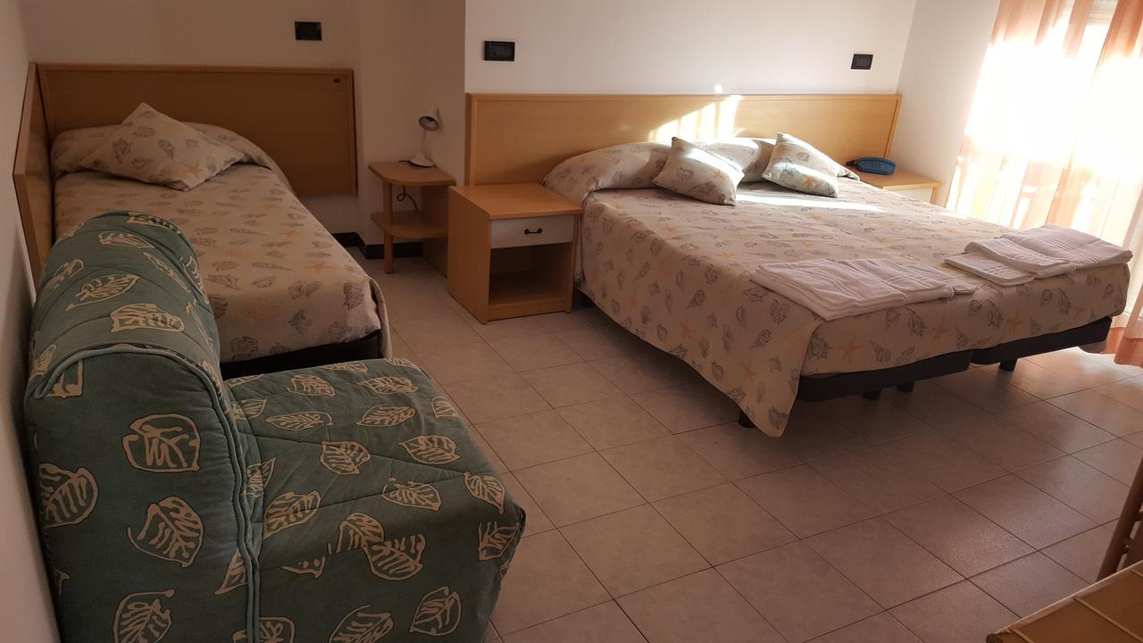 Hotel Patrizia Senigallia Bagian luar foto