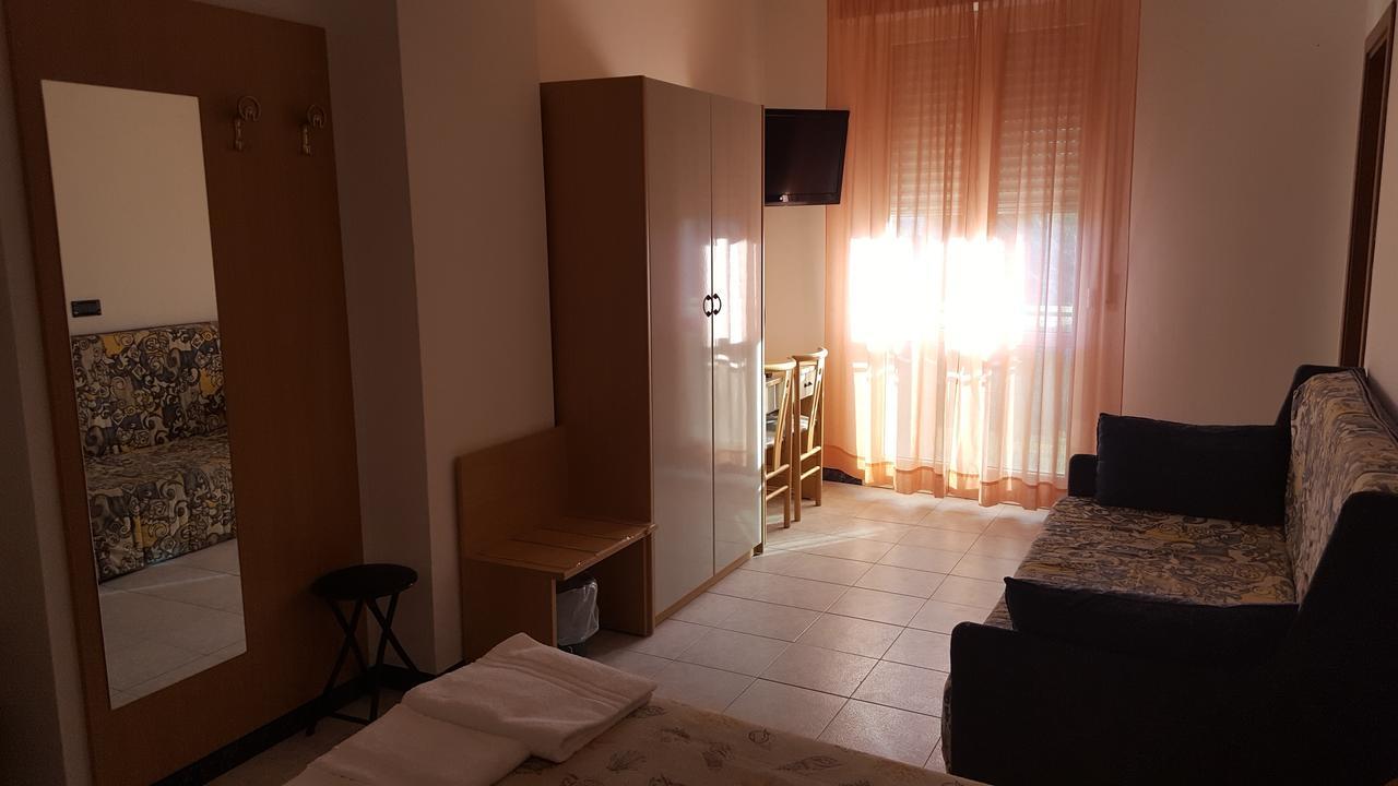 Hotel Patrizia Senigallia Bagian luar foto