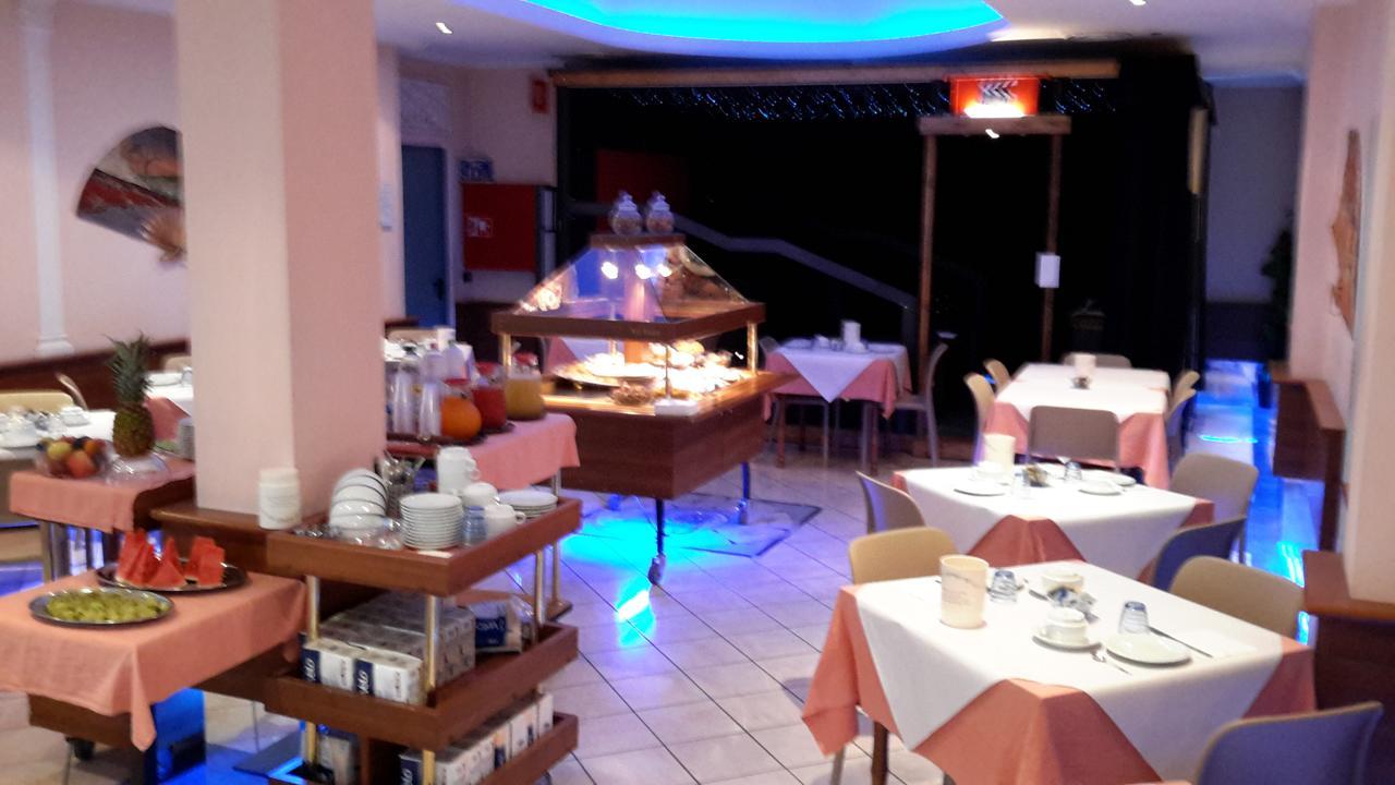 Hotel Patrizia Senigallia Bagian luar foto
