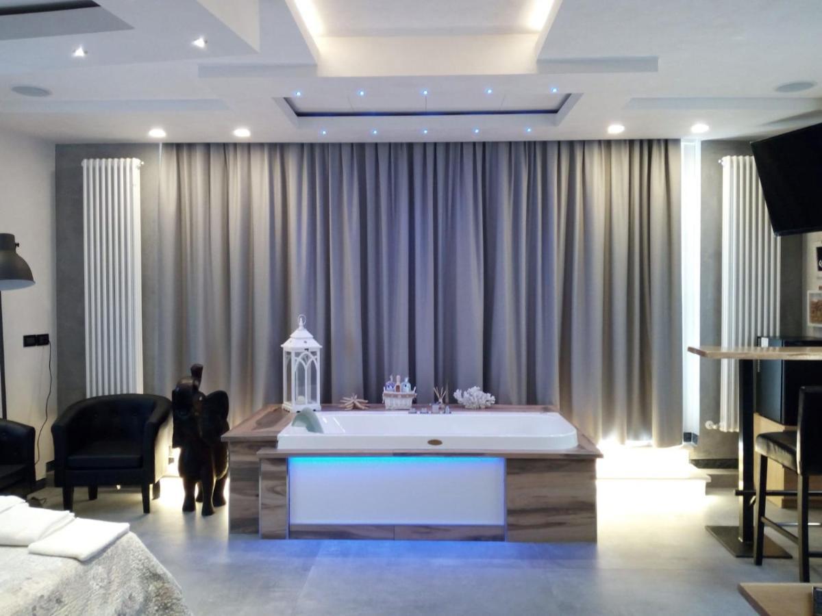 Hotel Patrizia Senigallia Bagian luar foto